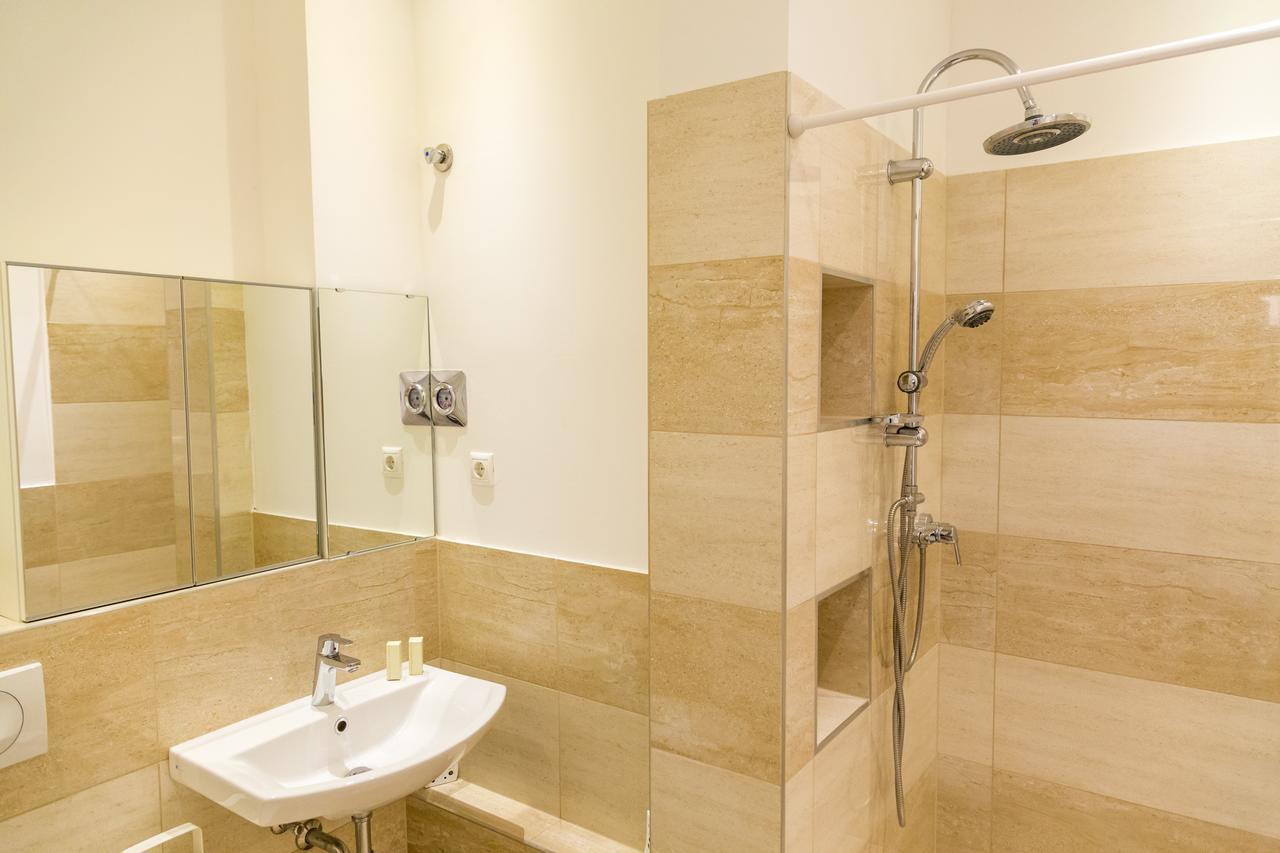 Balaton Delux Apartment ブダペスト エクステリア 写真