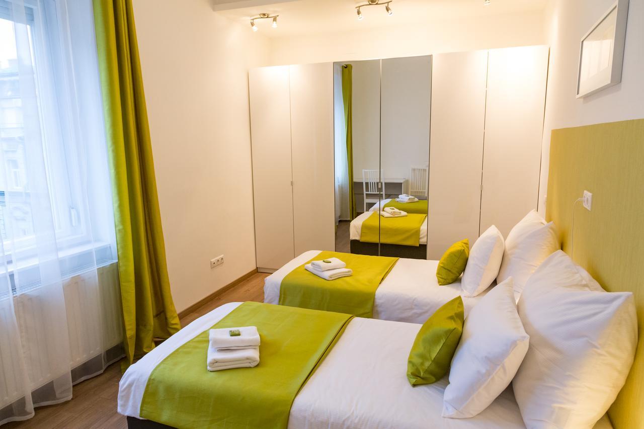 Balaton Delux Apartment ブダペスト エクステリア 写真