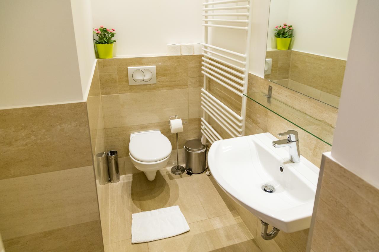 Balaton Delux Apartment ブダペスト エクステリア 写真