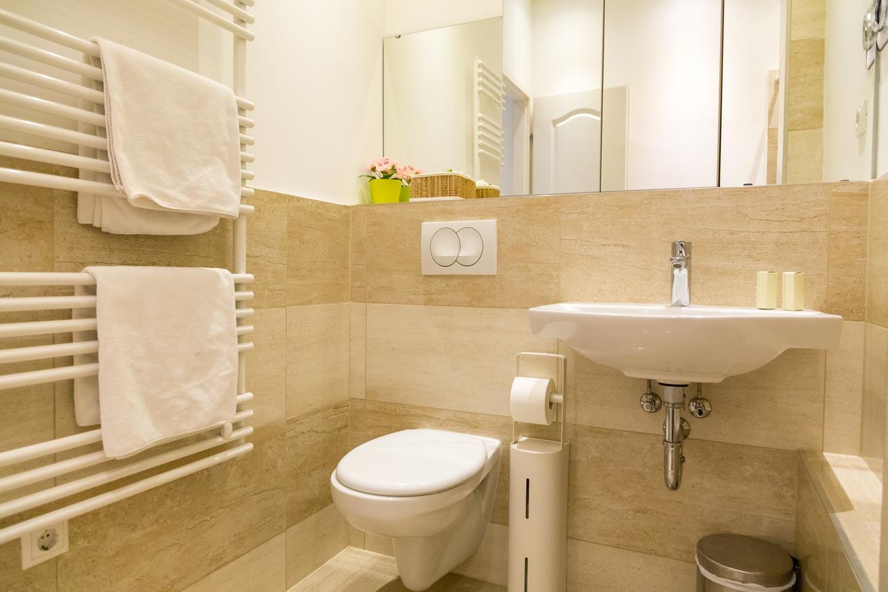 Balaton Delux Apartment ブダペスト エクステリア 写真